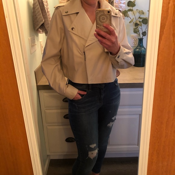 Jennifer Lopez faux leather jacket - Picture 3 of 3